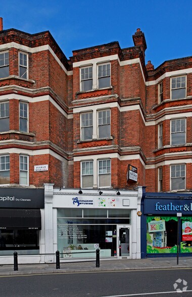 584-594 Fulham Rd, Londres à louer - Photo de l’immeuble – Image 3 sur 11