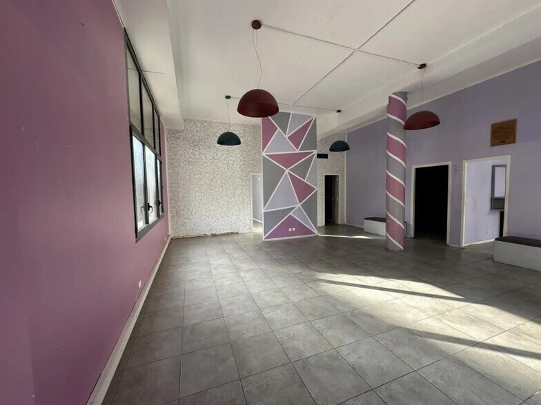 Local commercial dans Toulon à vendre - Photo de l’immeuble – Image 2 sur 9