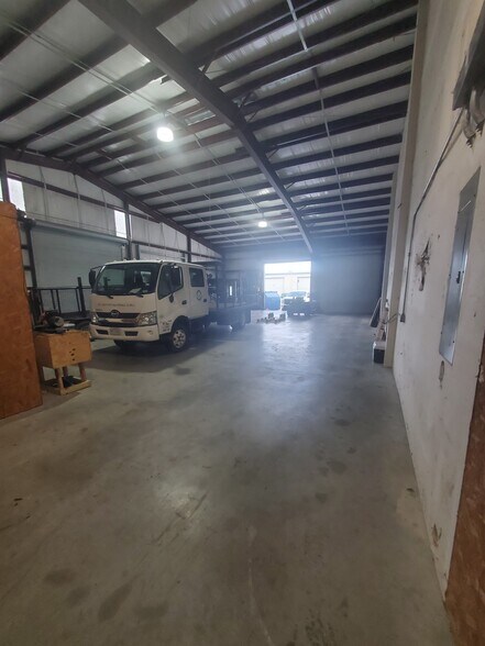 1821 Dickinson Ave, Dickinson, TX à louer - Photo de l’immeuble – Image 3 sur 18