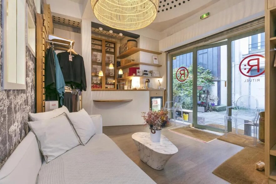16 Rue De La Grande Chaumière, Paris à vendre - Photo de l’immeuble – Image 2 sur 11