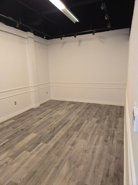 258 Wallace Ave, Toronto, ON à louer - Photo intérieure – Image 3 sur 7