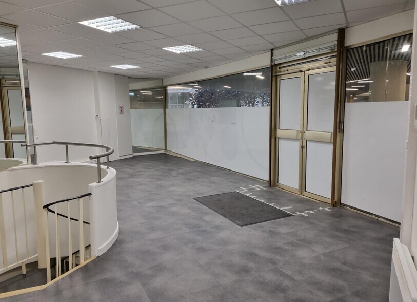 Bureau dans Paris à louer - Photo de l’immeuble – Image 3 sur 9