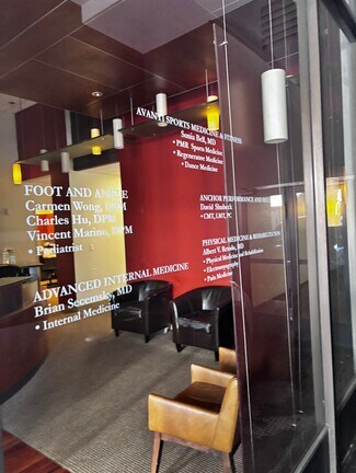 Plus de détails pour 555 Front St, San Francisco, CA - Bureau/Médical à louer
