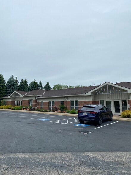 8840 Commons Blvd, Twinsburg, OH à vendre - Photo de l’immeuble – Image 2 sur 15