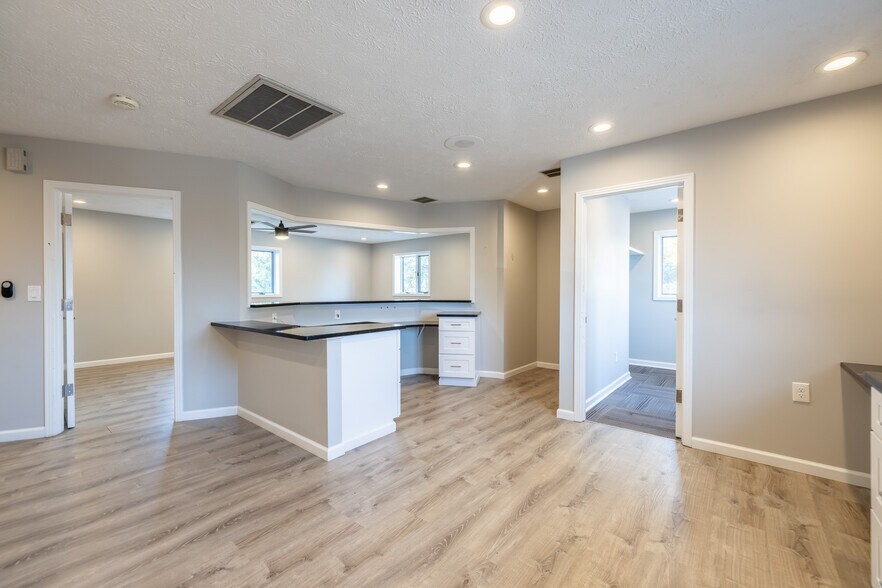 888 Long Pond Rd, Greece, NY à louer - Photo intérieure – Image 3 sur 35