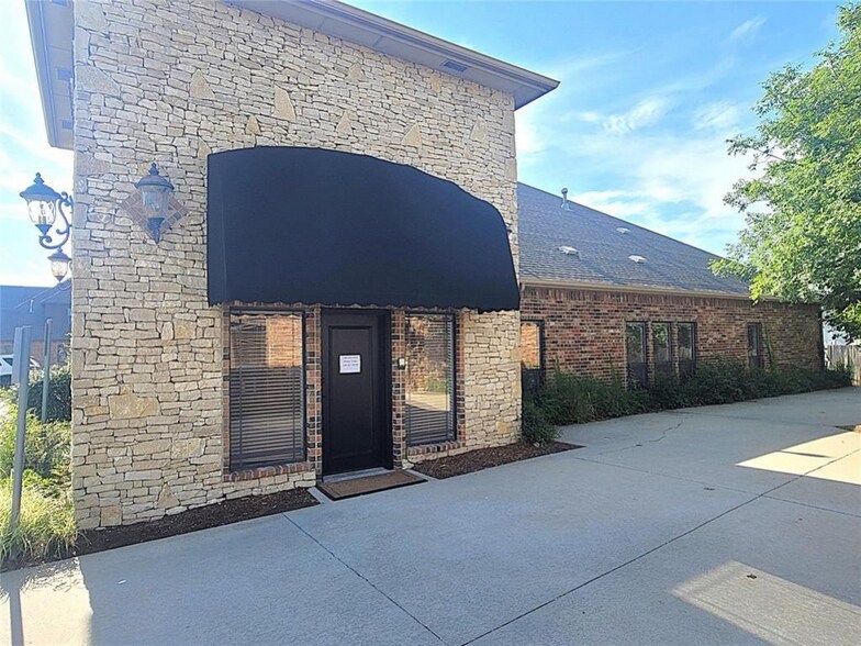 1624 SW 122nd St, Oklahoma City, OK à vendre - Photo de l’immeuble – Image 2 sur 17