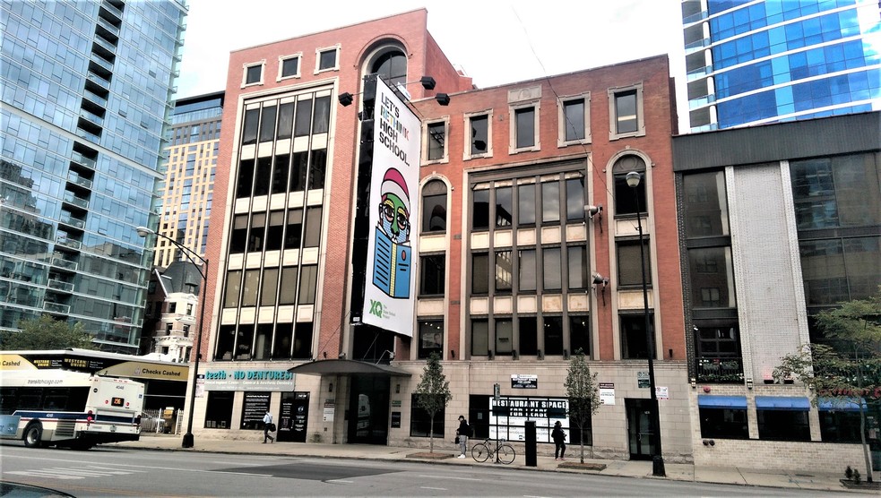 747 N LaSalle St, Chicago, IL à louer - Photo de l’immeuble – Image 1 sur 2