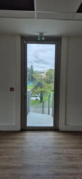 Bureau dans Bron à louer - Photo intérieure – Image 3 sur 6