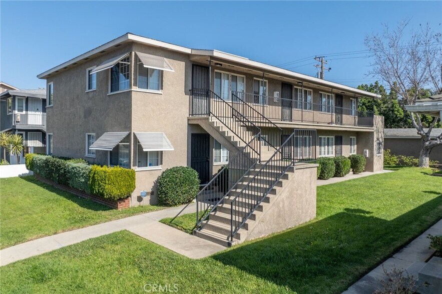 4336 N Lakewood Blvd, Long Beach, CA à vendre - Photo de l’immeuble – Image 2 sur 3