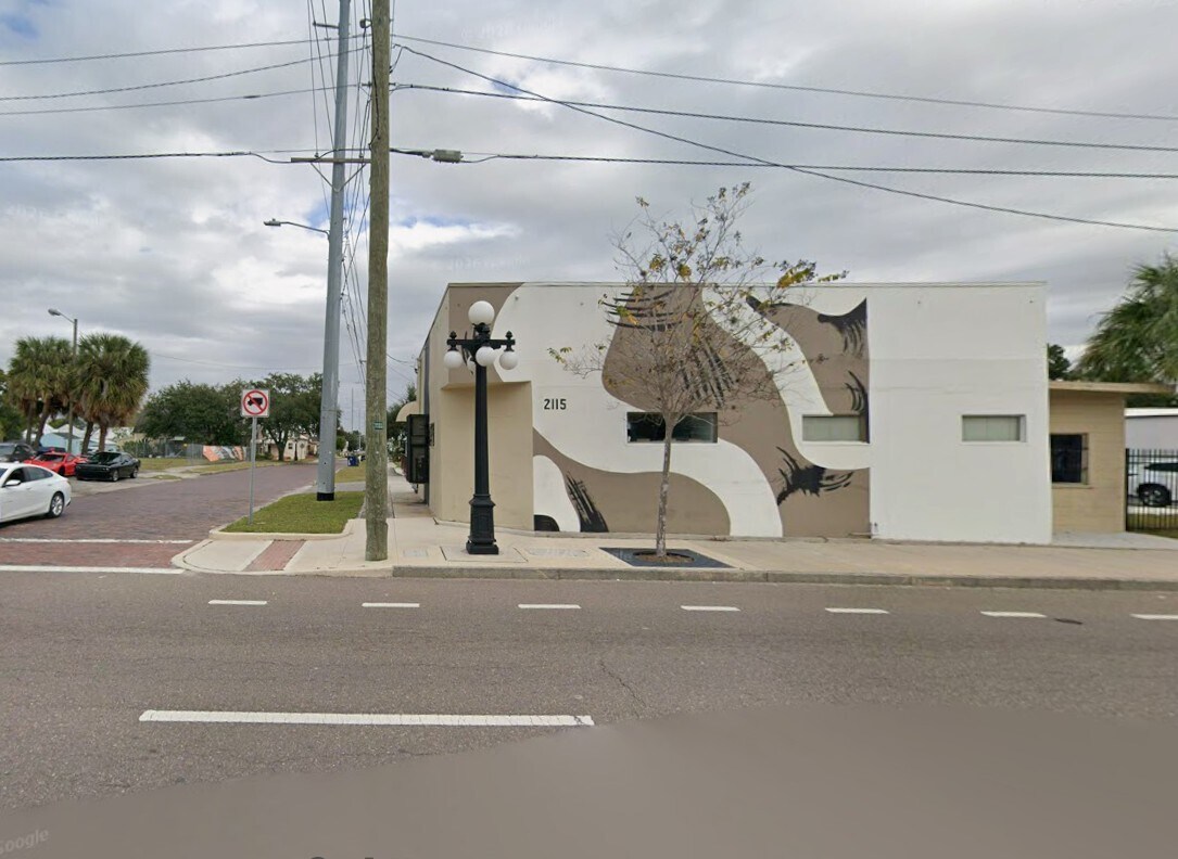 2115 N 22nd St, Tampa, FL à louer Photo de l’immeuble– Image 1 sur 12