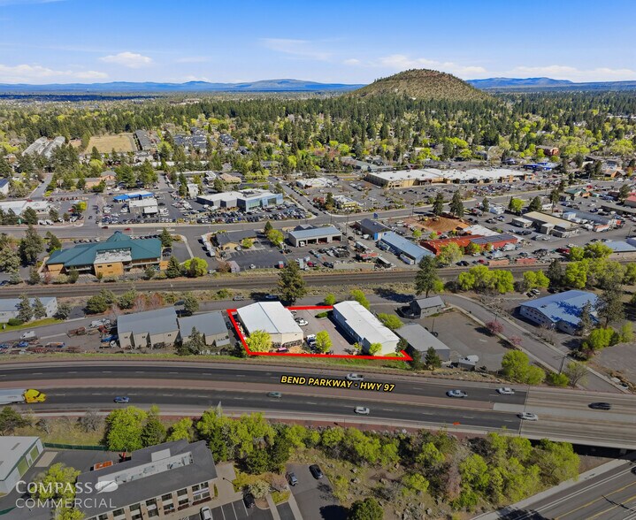 2185 NE 2nd St, Bend, OR à vendre - Photo de l’immeuble – Image 2 sur 22