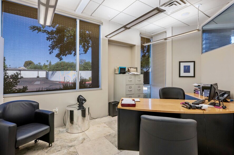 10930 N Tatum Blvd, Phoenix, AZ à vendre - Photo de l’immeuble – Image 3 sur 11