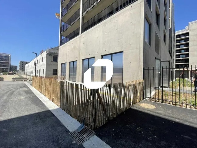 Plus de détails pour Local commercial à vendre