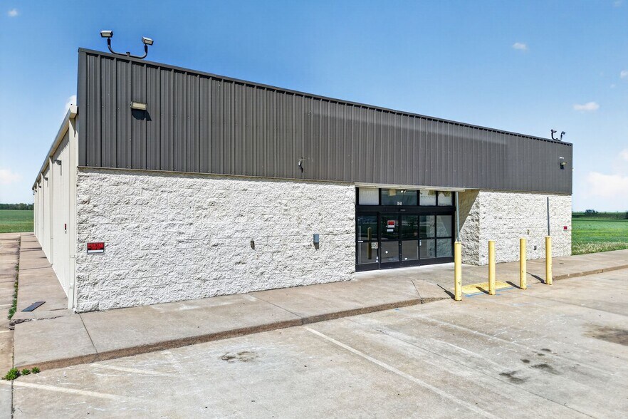 525 E Harrison St, Auxvasse, MO à vendre - Photo de l’immeuble – Image 2 sur 11