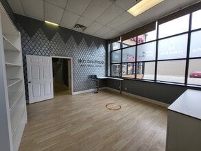 33202-33278 Woodward Ave, Birmingham, MI à louer Photo de l’immeuble– Image 1 sur 6