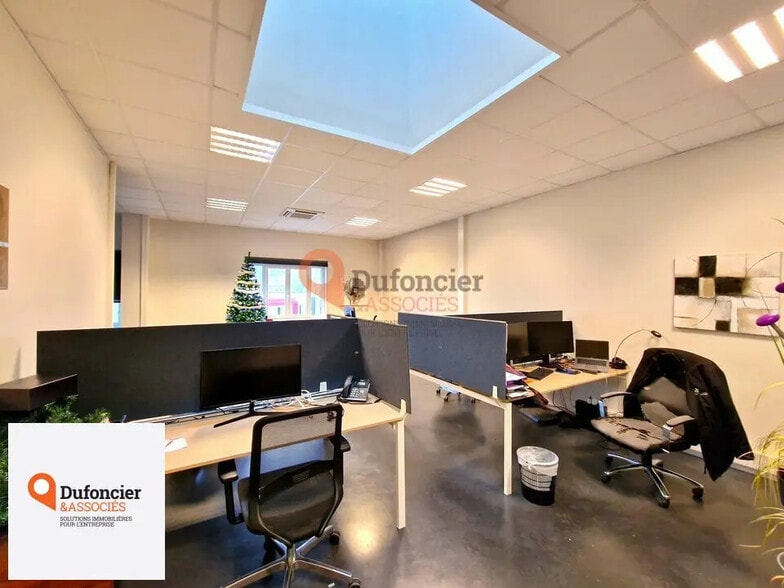 Bureau dans Poitiers à vendre - Photo de l’immeuble – Image 1 sur 8