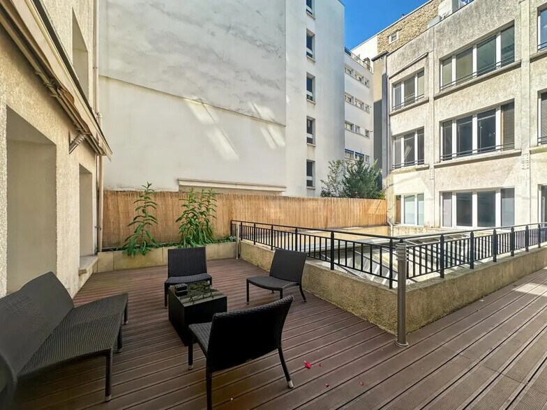 Local commercial dans Paris à louer - Photo de l’immeuble – Image 2 sur 9