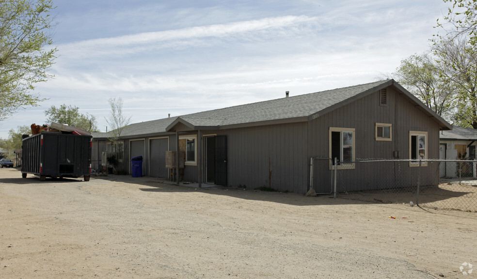 12023 Chamberlaine Way, Adelanto, CA à vendre - Photo principale – Image 1 sur 2