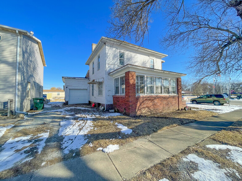 207 W Grant St, Saint Anne, IL à vendre - Photo principale – Image 1 sur 1