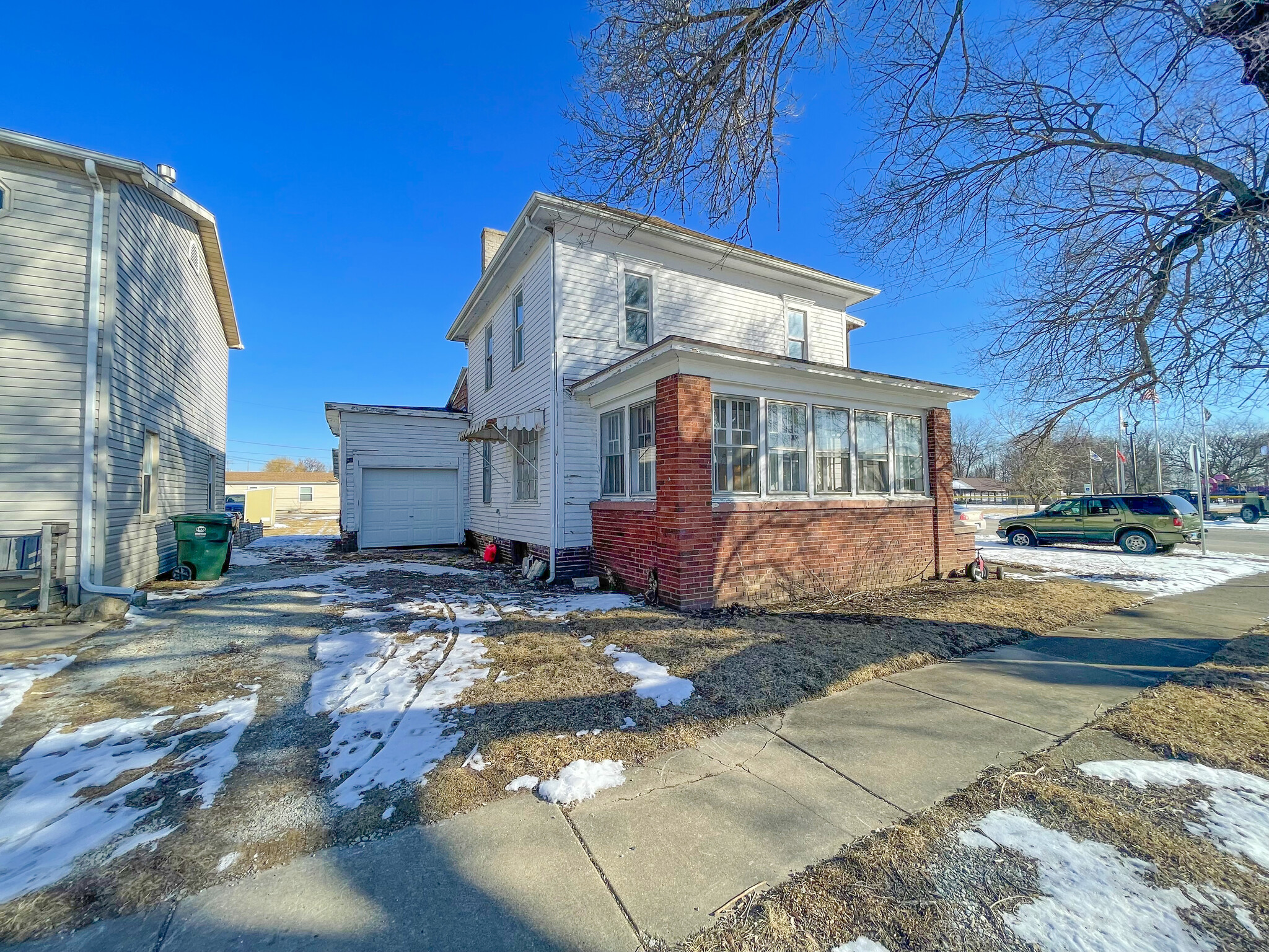 207 W Grant St, Saint Anne, IL à vendre Photo principale– Image 1 sur 2