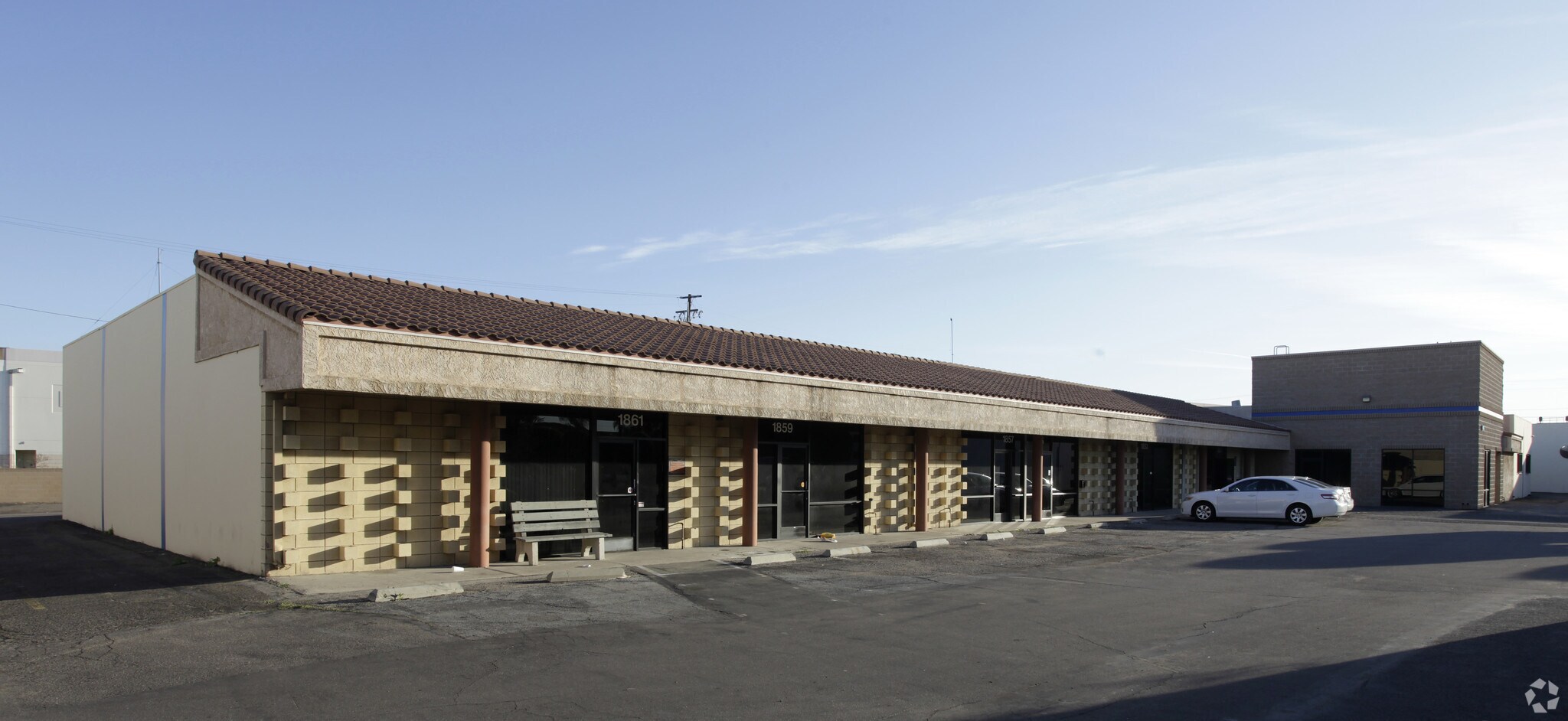 1841-1861 W Commonwealth Ave, Fullerton, CA à louer Photo principale– Image 1 sur 6