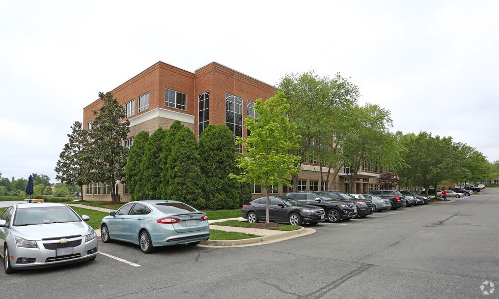 301 Concourse Blvd, Glen Allen, VA à louer - Photo de l’immeuble – Image 3 sur 10