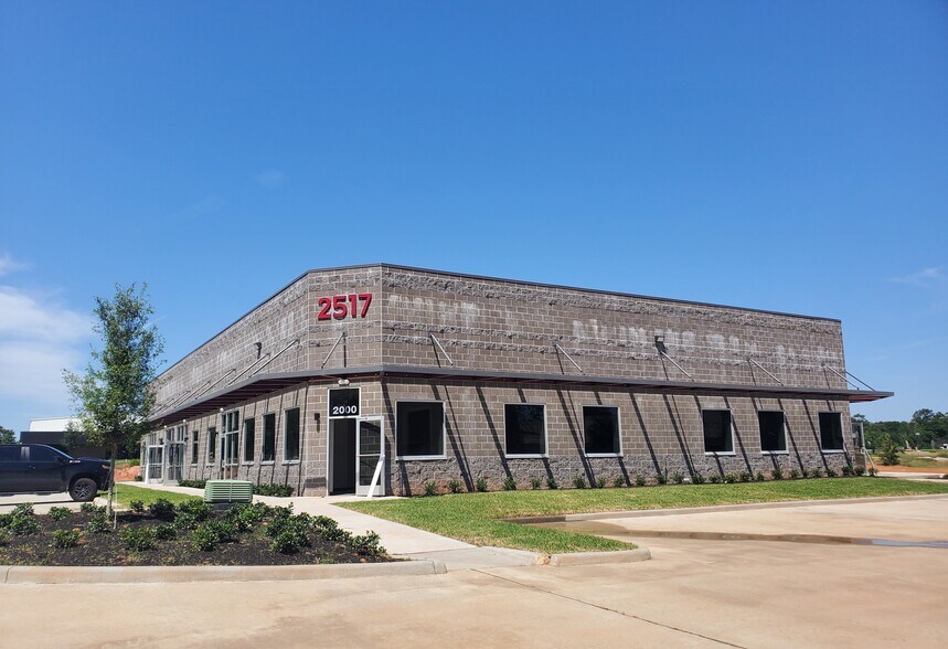 2517 N Frazier St, Conroe, TX à louer - Photo principale – Image 1 sur 3