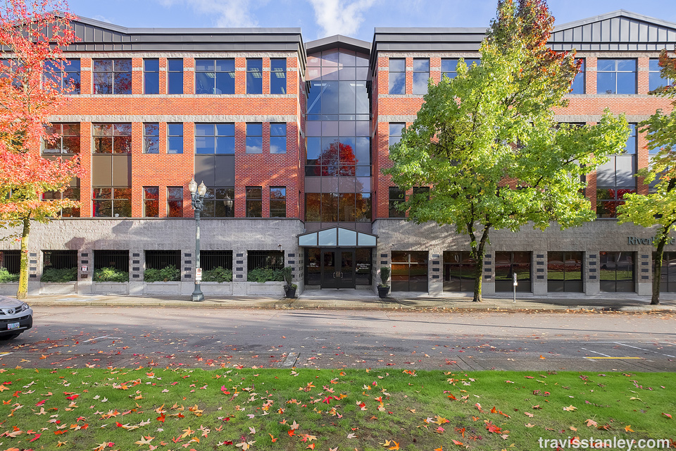 1750 SW Harbor Way, Portland, OR à louer Photo principale– Image 1 sur 11