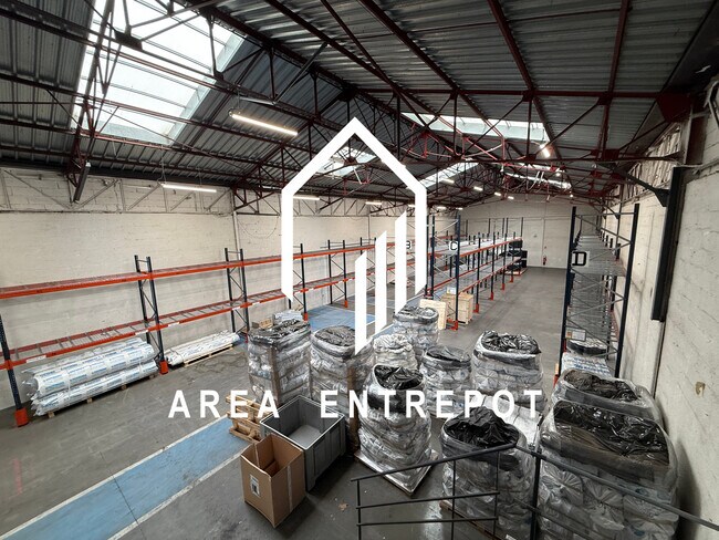 Plus de détails pour 151 Avenue Ibrahim Ali, Marseille - Local d'activités à louer