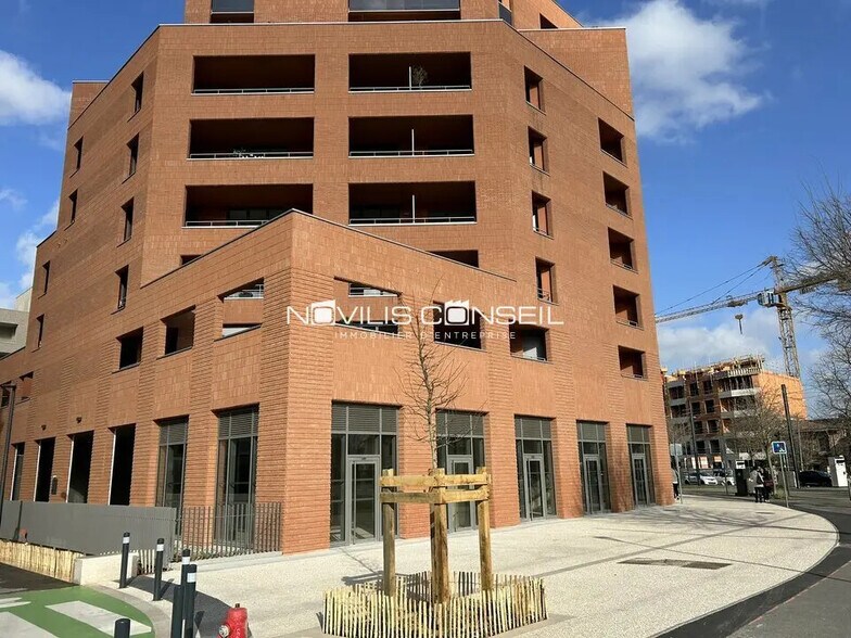 Local d'activités dans Toulouse à vendre - Photo de l’immeuble – Image 2 sur 5