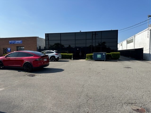 71 Gazza Blvd, Farmingdale, NY à vendre - Photo de l’immeuble – Image 3 sur 13