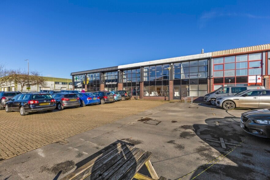 Lysander Rd, Salisbury à louer - Photo de l’immeuble – Image 3 sur 50