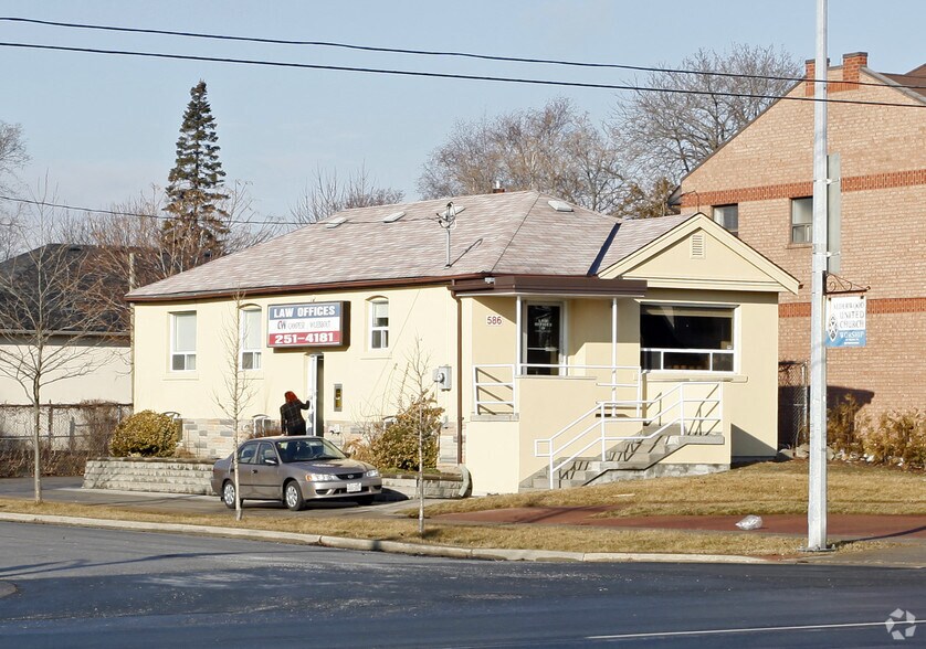 586 Browns Line, Toronto, ON à vendre - Photo principale – Image 1 sur 2