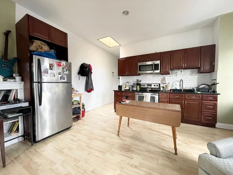 4631 Locust St, Philadelphia, PA à vendre - Photo intérieure – Image 2 sur 7