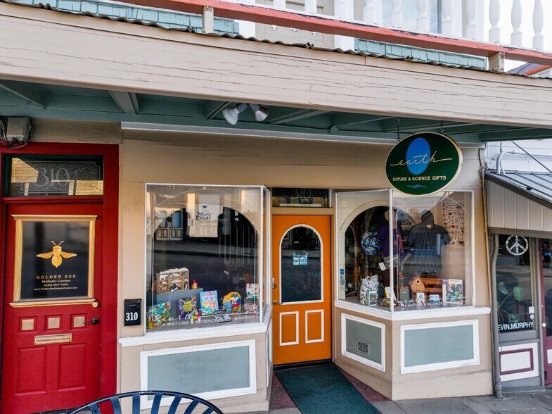 310 Broad St, Nevada City, CA à vendre - Photo de l’immeuble – Image 3 sur 25