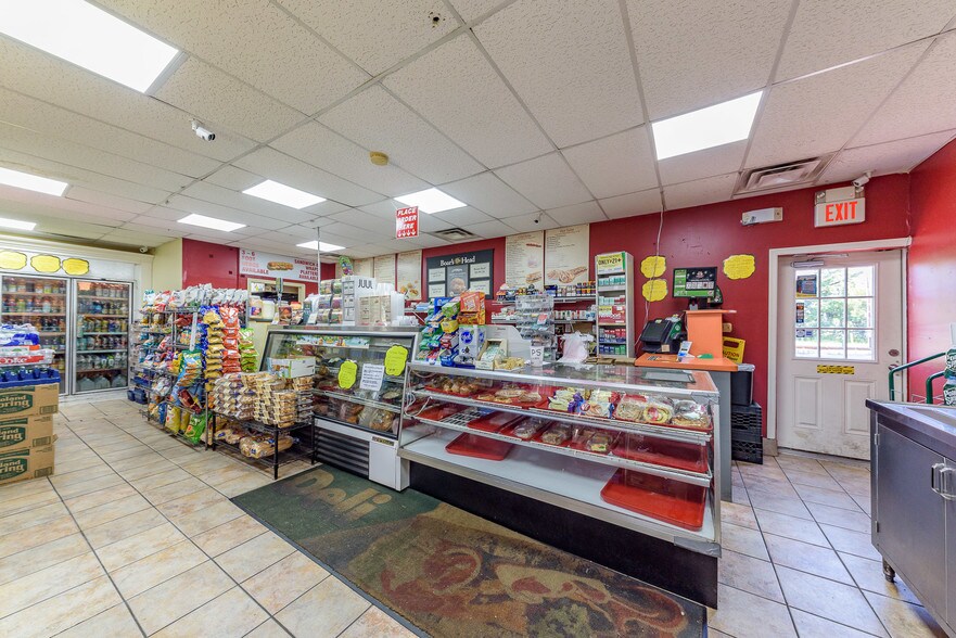 159 Main St, East Brunswick, NJ à vendre - Photo intérieure – Image 3 sur 16