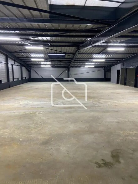 Industriel/Logistique dans Sainte-Geneviève-des-Bois à vendre - Photo intérieure – Image 1 sur 5