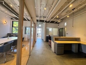 2110 Main St, Santa Monica, CA à louer Photo intérieure– Image 1 sur 6