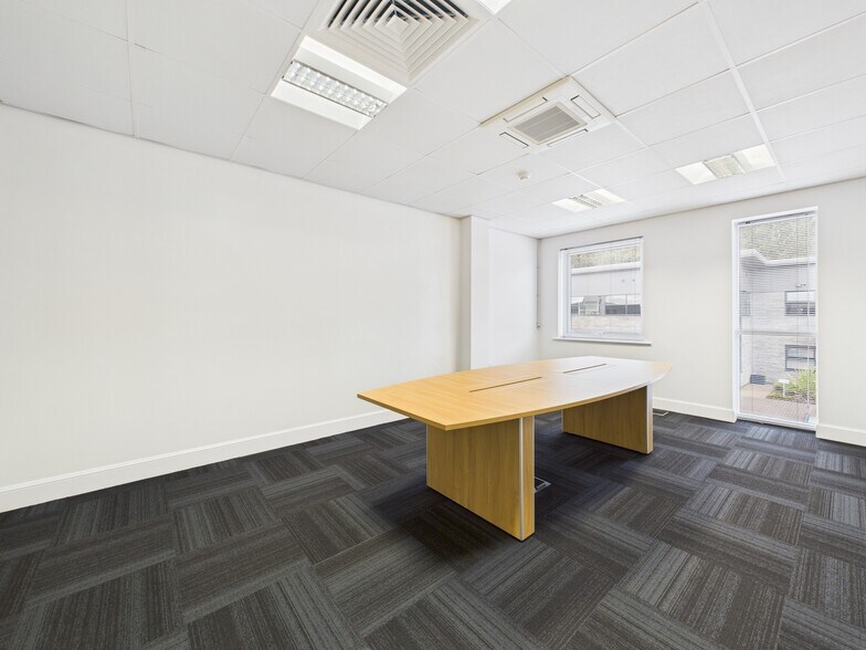 Abercrombie Ct, Westhill à louer - Photo de l’immeuble – Image 2 sur 6