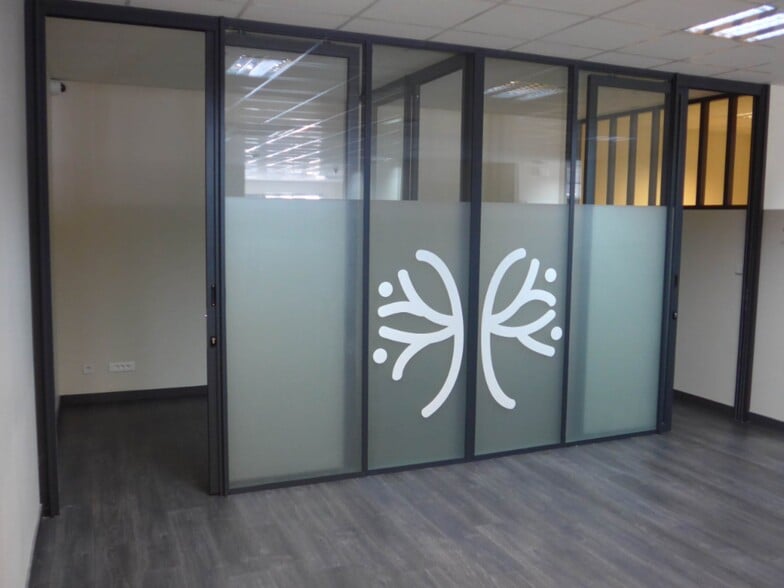 29 Avenue De Magudas, Le Haillan à louer - Photo de l’immeuble – Image 2 sur 5