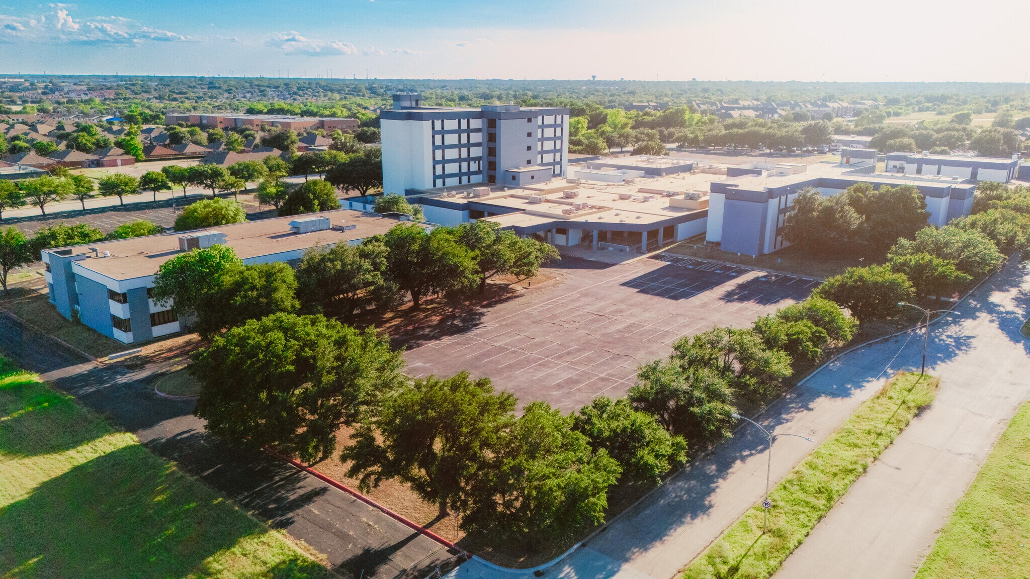 2709 Hospital Blvd, Grand Prairie, TX à louer Photo principale– Image 1 sur 18
