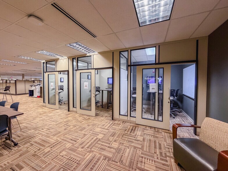 985 Gezon Pky SW, Grand Rapids, MI à louer - Photo de l’immeuble – Image 3 sur 8