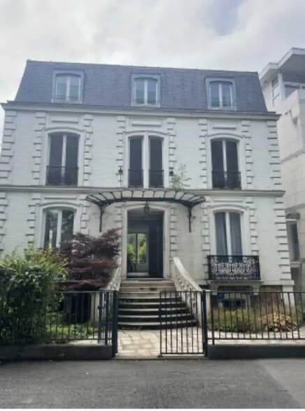 24-25 Quai Du President Carnot, Saint-Cloud à louer - Photo de l’immeuble – Image 2 sur 4