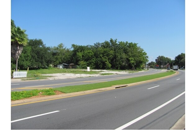 2600 S Orlando Dr, Sanford, FL à vendre Photo principale– Image 1 sur 10
