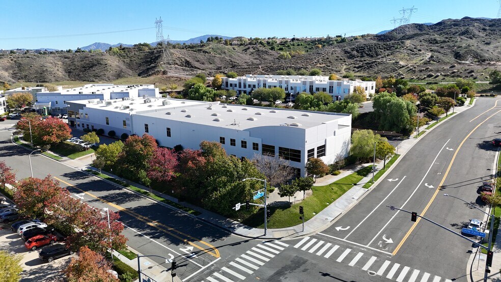 20758 Centre Pointe Pky, Valencia, CA à louer - Photo principale – Image 1 sur 7
