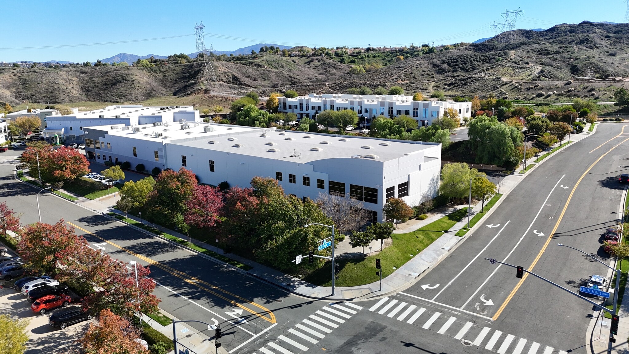 20758 Centre Pointe Pky, Santa Clarita, CA à vendre Photo de l’immeuble– Image 1 sur 8
