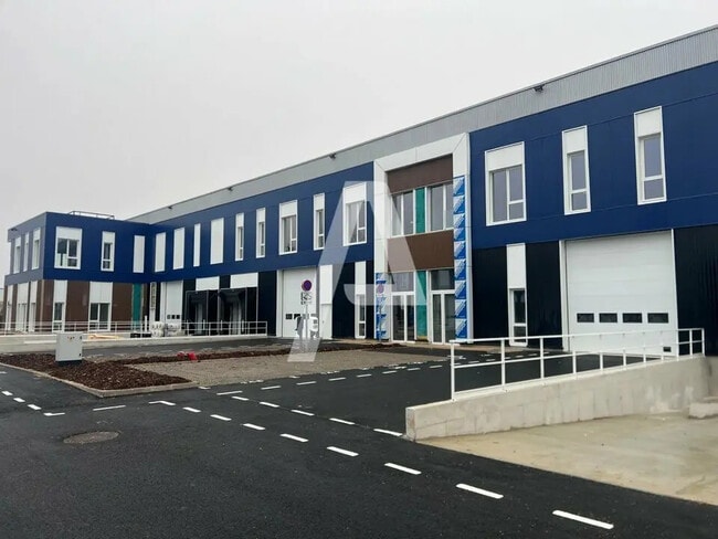 Plus de détails pour Local d'activités à louer