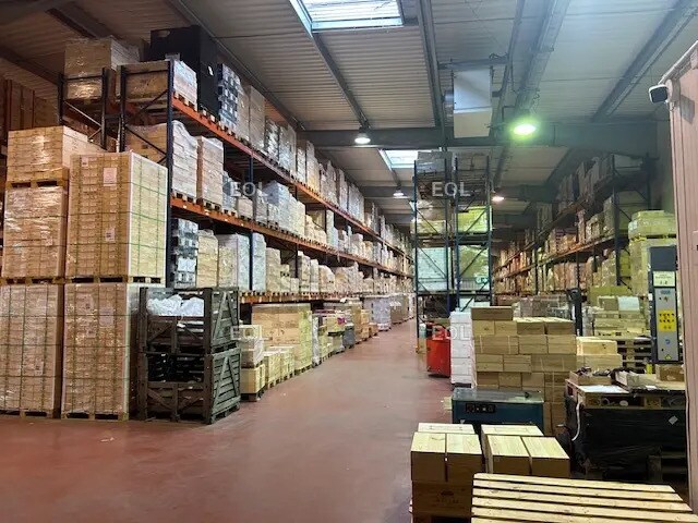 Plus de détails pour Industriel/Logistique à louer