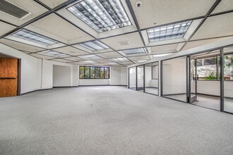 970 S Village Oaks Dr, Covina, CA à louer Photo intérieure– Image 2 sur 3