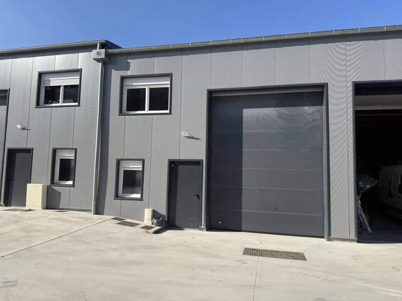 Local d’activités dans Thouaré-sur-Loire à louer - Photo de l’immeuble – Image 3 sur 8